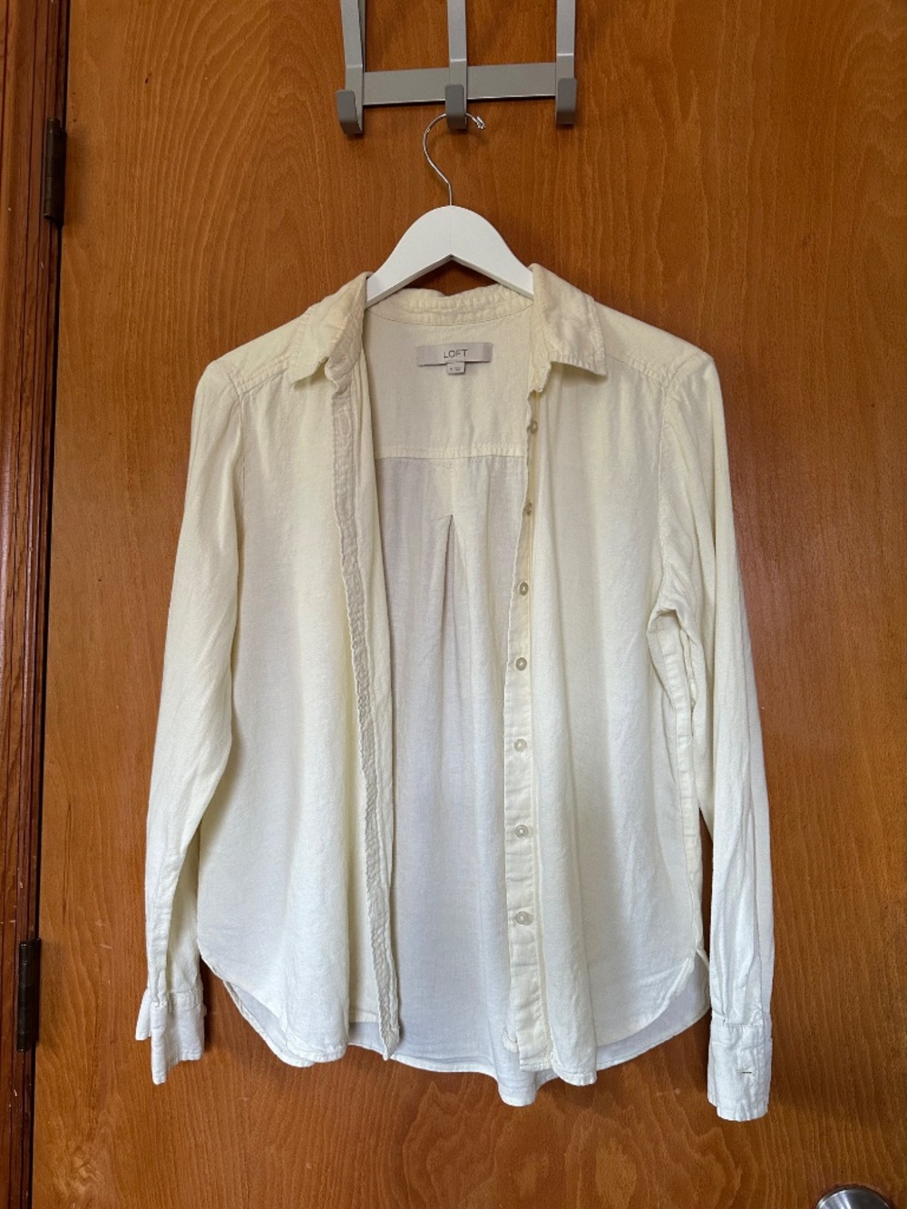 LOFT Cream Linen Blend Button Down Shirt Size Medium